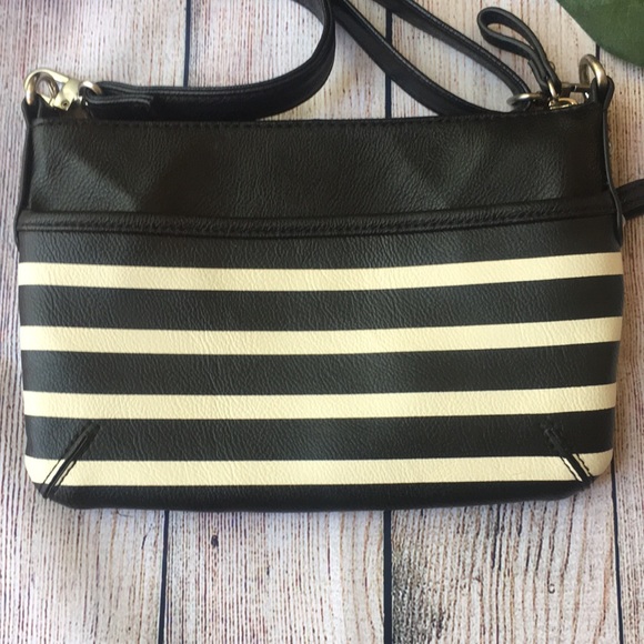 ▪️Black and White Striped Purse▪️ - Picture 3 of 4